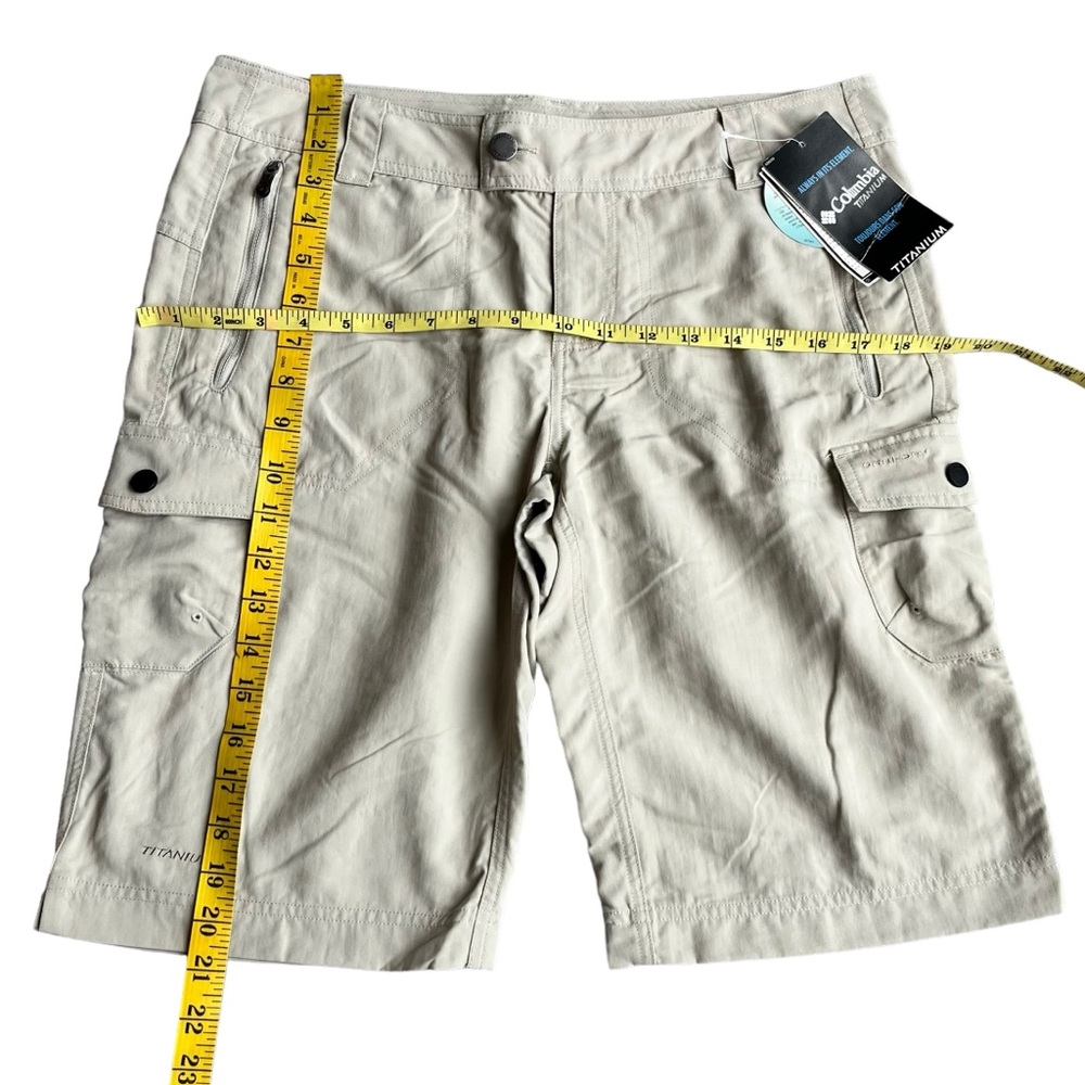 NWT Columbia Women’s Titanium Omni-Shade Cargo Shorts Khaki Hiking Trave… - Picture 12 of 15
